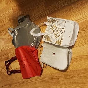 Lot of 4 reusable shopping bags